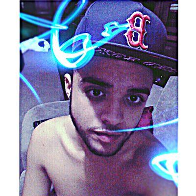 Face • Henrique Vieira                                            Insta • @riquevg                                                          18 Anos