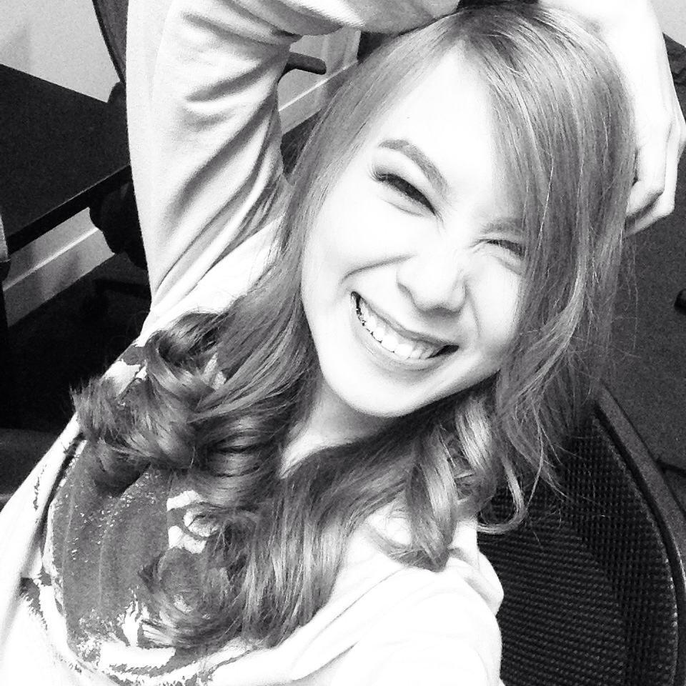 Freelance writer. Bookworm.                                   klangeliquetiu@gmail.com ♥ http://t.co/plIYuLtzj6