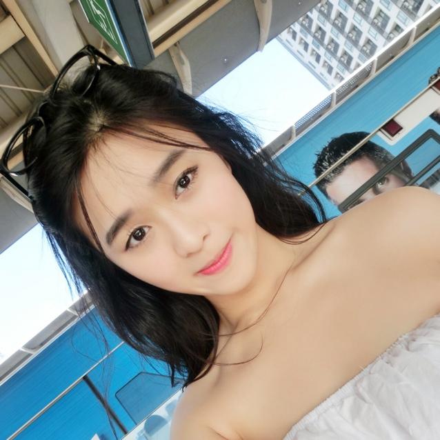 RachelRachiee's profile picture. Instagram : Rachelrachiee