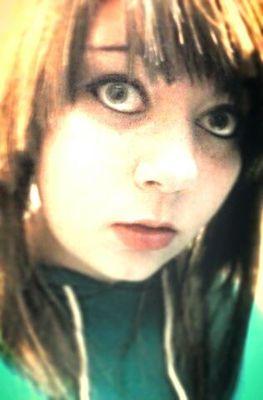 Hello! ^~^ My names Sarah, and I love to sing. I guess I'm just your average 15 year old.. hmu :)