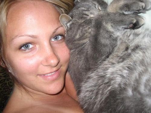 Twitting for the first time. 25 year old girl. lives in Boston at the moment