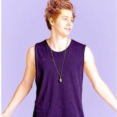 Please follow @Madilyn5SOS to thank her for your free follow!