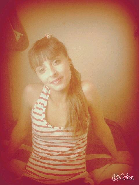 luliylean's profile picture. Si lo comprendes todo,lo perdonas todo,y solo existe el perdon cuando te das cuenta de que,en realidad,no tienes nada q perdonar