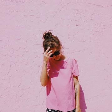 • anxious canadian girl obsessed with trying to stay positive. i love cats, making music, and things that smell nice •