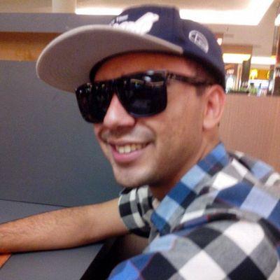 Estudante de informática, 28 anos, Capricórniano, fazendo a vida ter algum sentido...