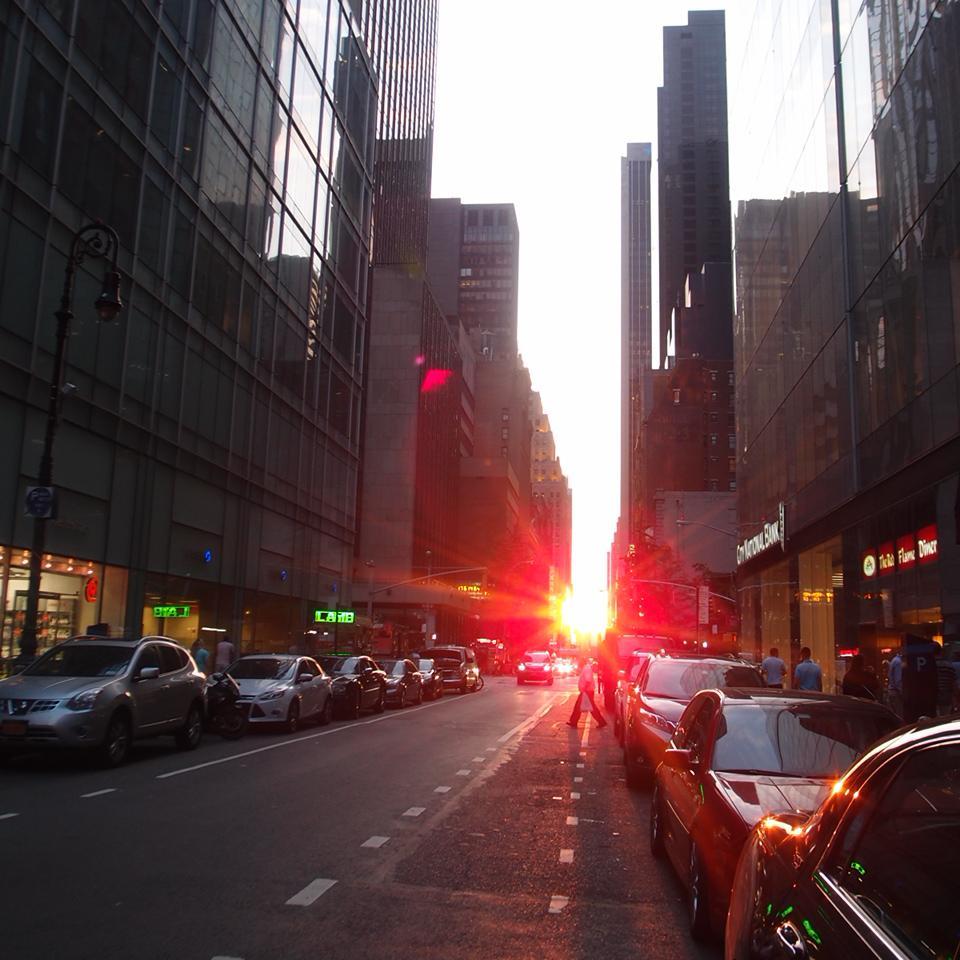 2012-2015 NYC在住。現在は東京でグラフィック、UI/UXやブランディングデザイン等やってます。夫と子育て奮闘中。デジタルと紙のハイブリッドでいきたい。手作り紙が大好きすぎてどうしよう。Lived in NYC 2012-2015, now in Tokyo. All rights are reserved.