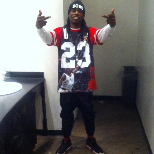 Follow me a real nigga Im bout wateva! & yo gurl LOVES ME:) #CaliLife#BottomBoy #5^