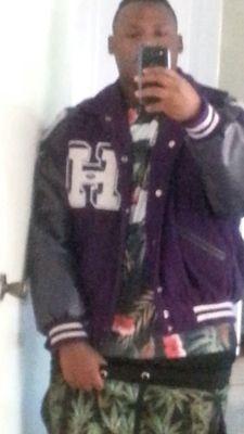 cityofthetrill's profile picture. Few I trust 
Live Life