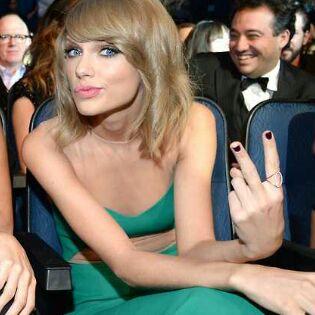 Meredith stole my bio, even though Olivia told her to give it back.                               [taylorswwifttt on Instagram]