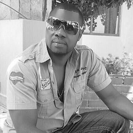 9545882722Denis's profile picture. bachelor degree in computer science,actor.