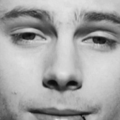 free follow from @HemmingsFakc (follow him in return if you dont fam)