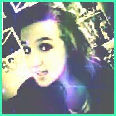 Silly animal loving girl with a dream and a voice... I love to sing in the shower LOL but thats just who I am...♡