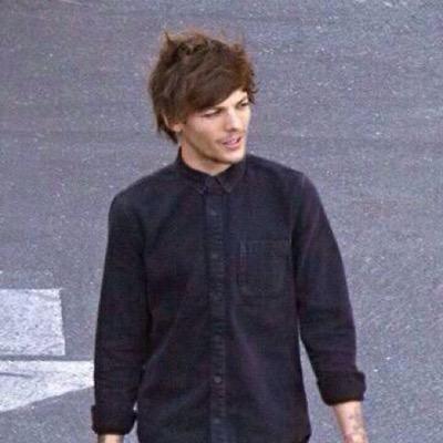 follow @almightylilo please:)