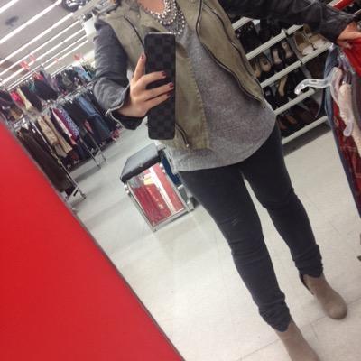 litlmissfashn's profile picture. S T Y L E E X P E R T _________________________________ Fashion and Bridal Stylist | Costume Designer | Fashion Photo Blogger @emilygraystyle on Instagram