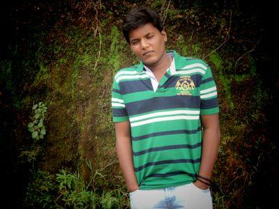 mera name vignesh who is simple like u, he likes rain,humidity climate,photography, love,