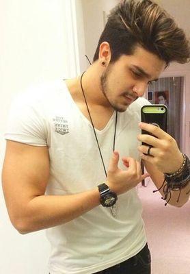 Te amei fui sinçero. Te quis e vooç sabe disso. Eu nao mereçia isso eu nao mereçia isso ♬♪♩❤