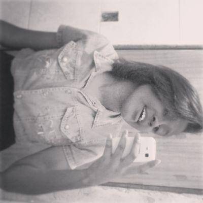 Quando lutas vierem min derrubar , firmado em ti ' ih eu estarei Pois túes o meu refujo  oh Deus ' è não importa onde estive no vale no monte adorarei ,♥