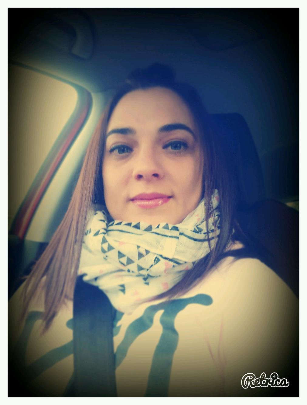 Maestra de  Educacion Infantil.
Nunca esperes nada de nadie, al final siempre te decepcionaran.