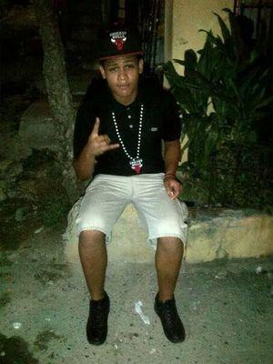 IntteGranztte a tu (ViiDa) . -_- ViivO mii ViiDa Como'Yo quiiera Sin parale A Naada! :D  ♠ ™   Niiqqa In Pariis :D Me Metti A' TerrOr!:D