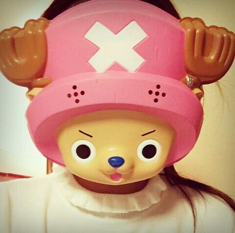 my name Esra .i'm 19 .and I love kpop song .Girls Generation and sujo