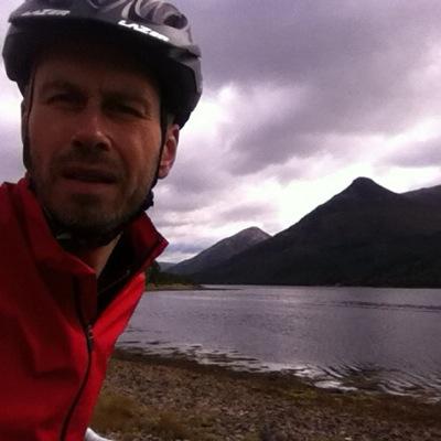 Drummer, kwaliteitsmanager, vader, fietser, optimist, een mooi leven voor iedereen zit er in! En de waarheid zal ergens in het midden liggen 🙂