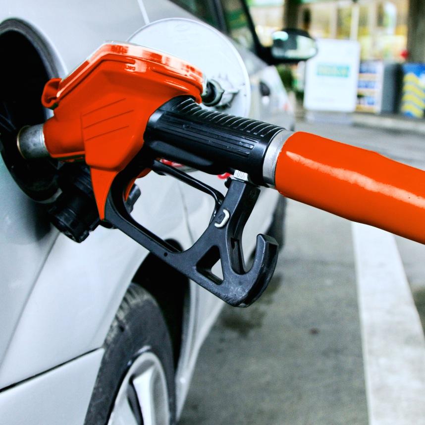 ¿Gasolina y diesel al mejor precio en el sur de Madrid? LCH, tu gasolinera de confianza. Teléfono: 685 158 851