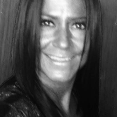 Instagram: sylviadloya