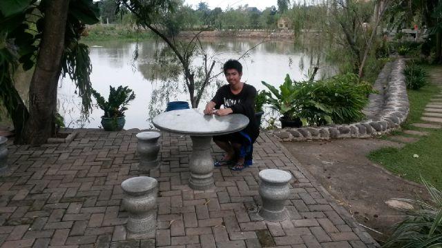 theclainz's profile picture. Chineze | i don't like smoking and I'm not perfect but I'm limited |mention for follback :)