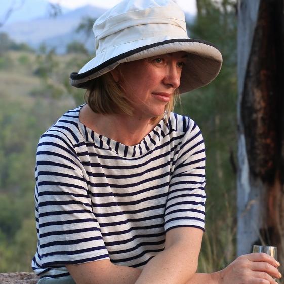 twothumbswriter's profile picture. Writes the world's funniest emails. Working on commercialising that skill.