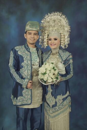 Line : lia angraini