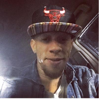 hiyellowfellow's profile picture. its lonely at the top but its the only place to be