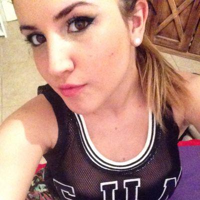 Abicundare's profile picture. Me gusta la música electronica, hincha de racing. Amo los pochoclos y las peliculas de terror.