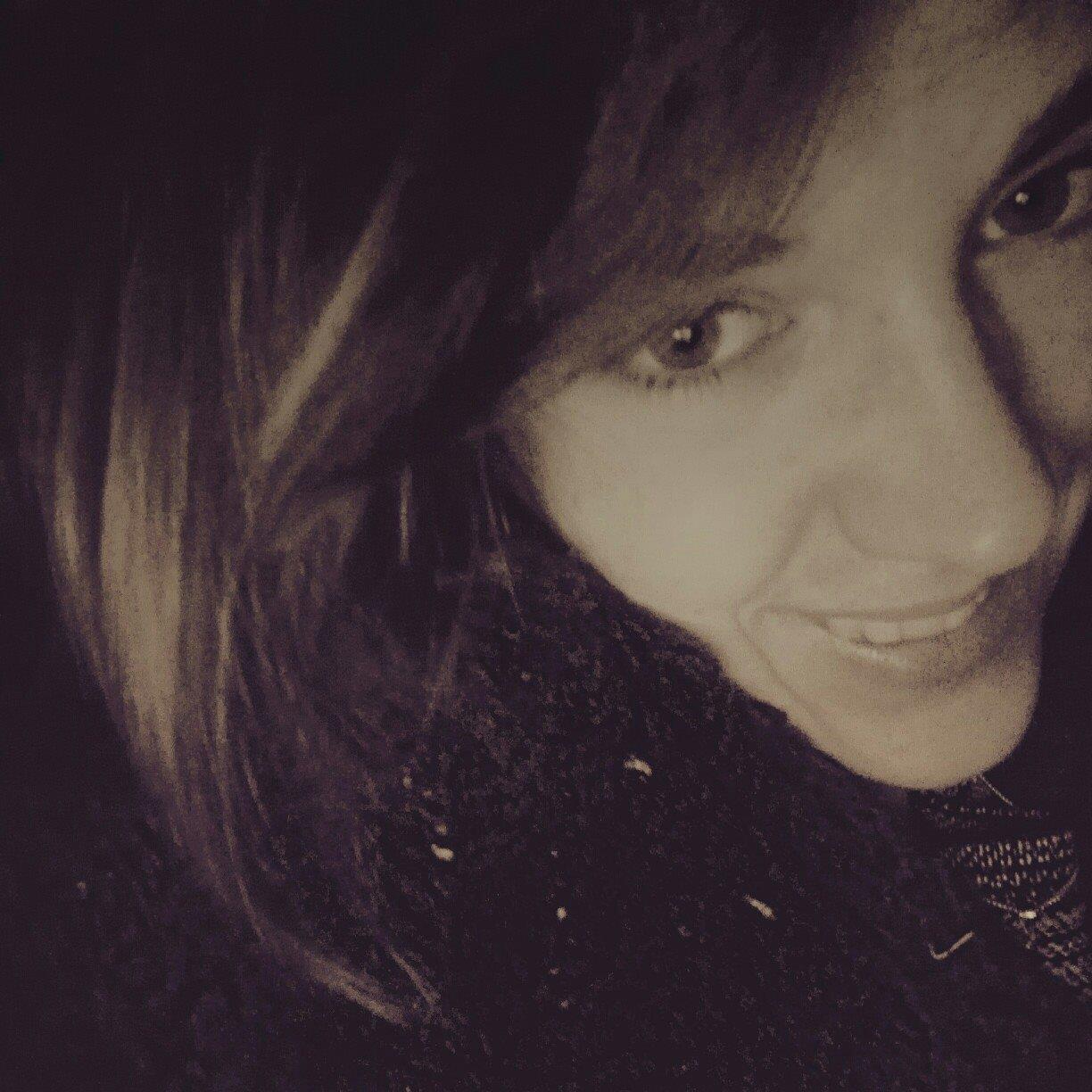 SarahTSyen's profile picture. Rechtenstudent @UAntwerpen. Trainer/Coach KMTHC.