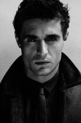 Joven empresario con varios secretos ocultos,famoso por su gran apellido [Grey] #Freerol Menciones y privados