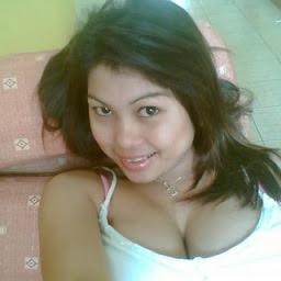 lonte/pelacur hyper seks siap ngentot sama sapa aja..dm,chat seks,ps gak cukup 1 kontol.