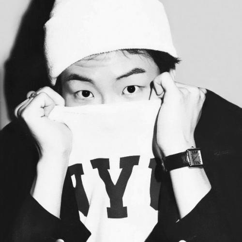 ”i want to see your face but you are the sun and i'm the moon
and we will never collide” ✖seunghoon.mino✖