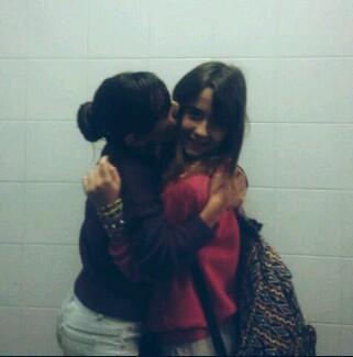 viviendo desde el 2001 ツ
un 033# como mi forma de vida
mis amigos mi vida 
instagram : @andrea_dale_al_play
ask.fm : andrea_vg