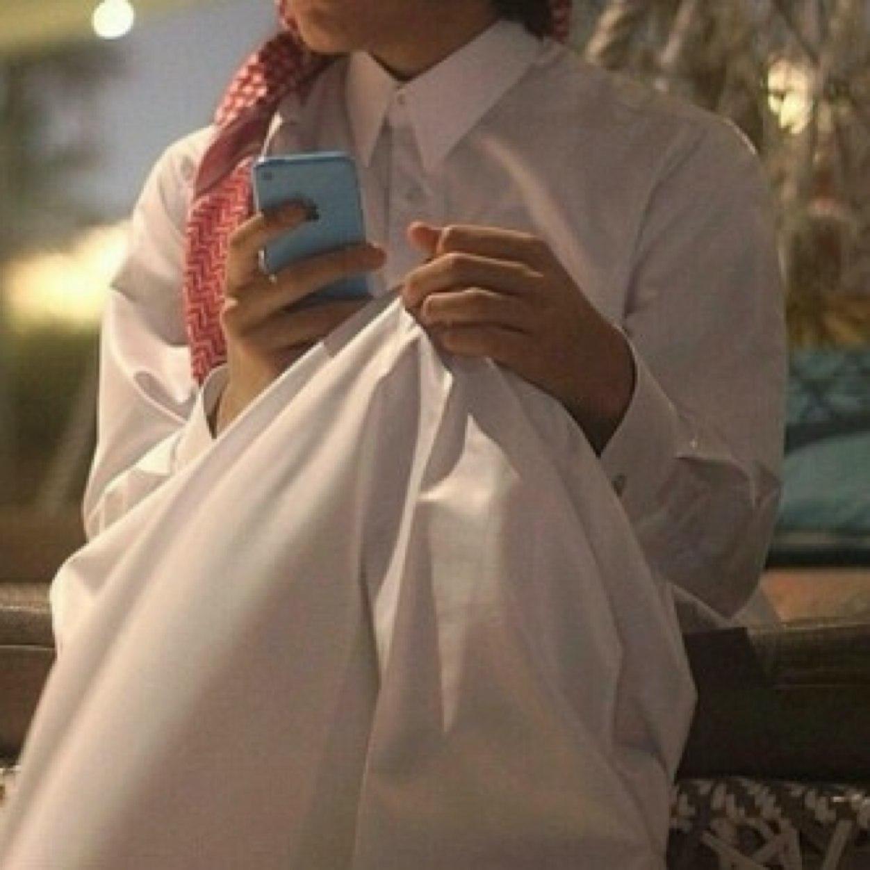 محب للشعر،، عاشق لزعيم القارة و فخر الكرة السعوديہ وزعيمہا ، اتشرف بمتابعتكم ولكم جزيل الشكر. BBM: PIN:74FA64B5 instagram:wafe503