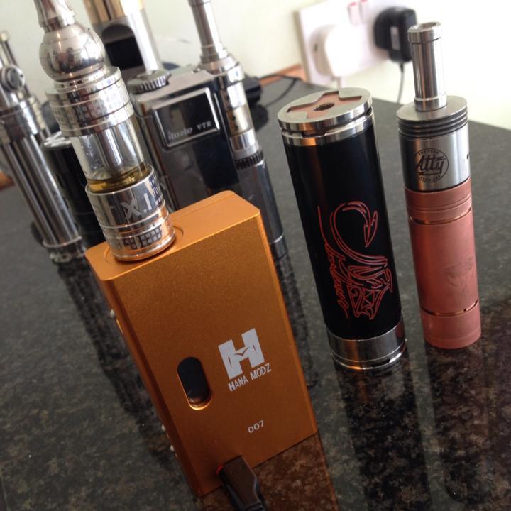 UptonsVaporium's profile picture. 