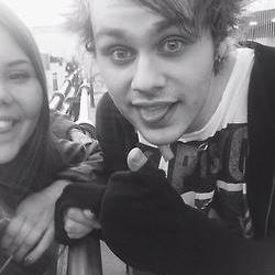 ~If you like me, i probably like you more!~ 5sos ♪ One Direction ♪ Little Mix ♪ Glee ♪ Green Day ♥ and a couple of other stuff.. (A.Foy) #HEK11