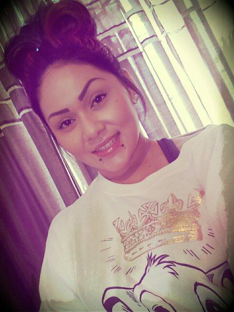 Single mother , down to earth, love to cook. Wanna know more just ask! :-)
