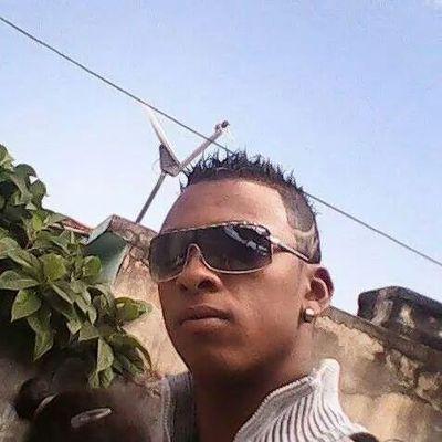 eu sou feliz com quem me faz feliz
