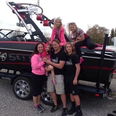 Kless Boy Wife. Mom of Wake and 3 #KlessGirls. Proud Owner of #JennysBillsBus. Curriculum Warrior