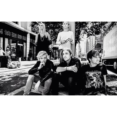 Primeira, maior e melhor fonte brasileira de noticias sobre a banda americana R5. r5myworld@hotmail.com https://t.co/byXPTFYG6B