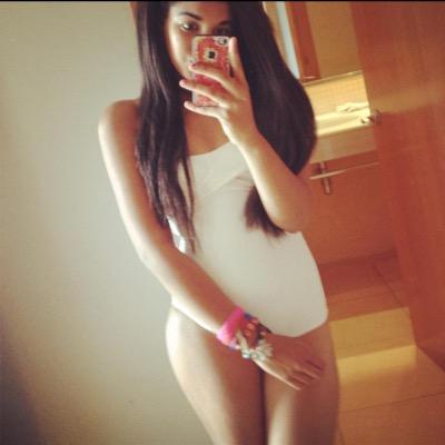 18 year old, bi, love eating pussy! follow for follow