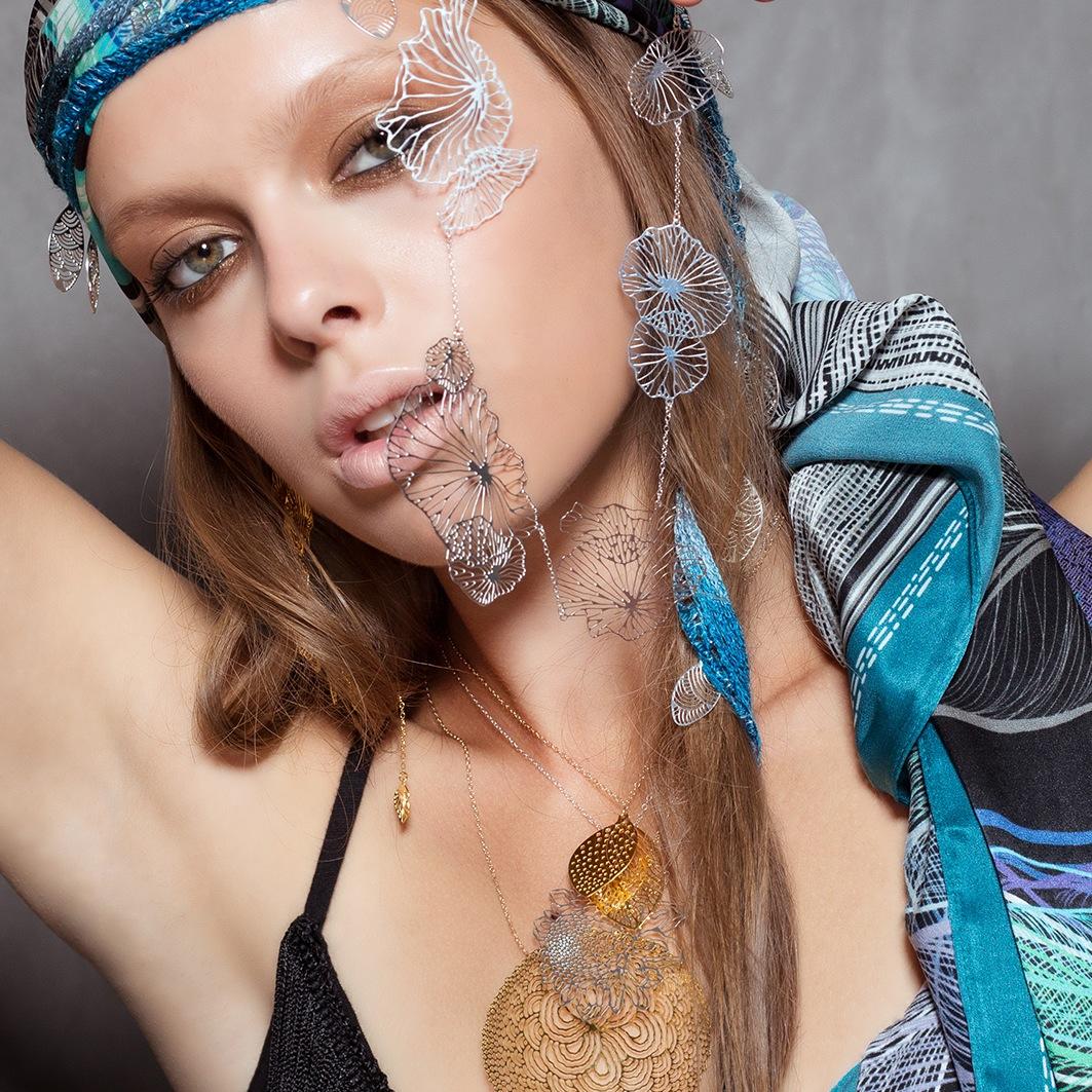 Alucik’s creative collection,
A unique blend of nature and culture
reflecting artistic expression and modern vision.
Evocative design for a fresh elegance.