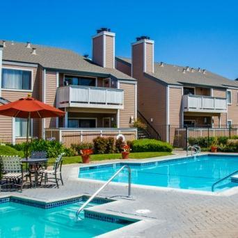 Northridge Park Luxury Apartments boast generous gourmet kitchens, washer & dryer inside unit, wood-burning fireplace, pantry, over-sized closets, extra storage