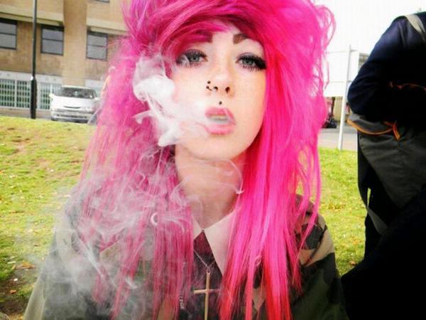Emo.. Hardcore/metalcore/BvB/skrillex/drougs/rock| ♬♬♬
