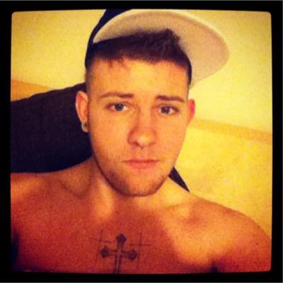 Hey I'm Adam I'm 21 years old I'm from London but live in Blackpool  This will just be pics and tweets about my journey in life,will always follow people back