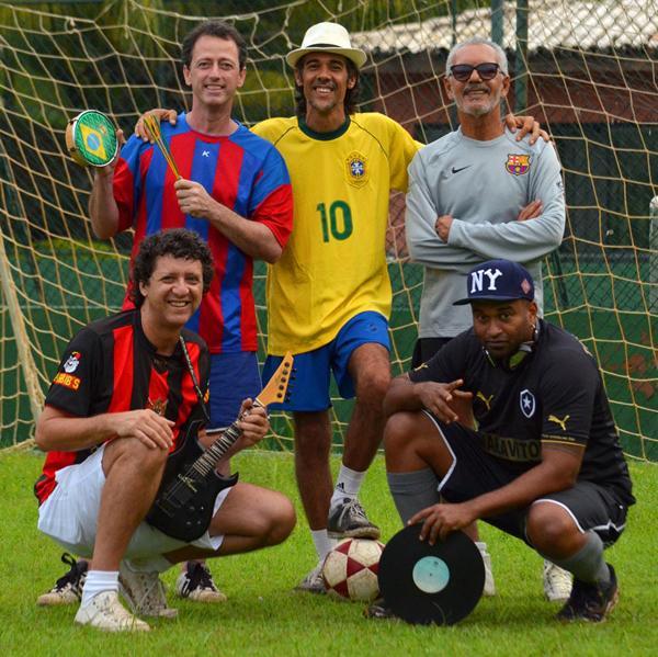 sambatronica's profile picture. A Sambatrônica lança BRAZUCA, o primeiro single do seu terceiro álbum: Copa e Cabana. 
Acesse http://t.co/CuQoTmeGsA e faça o download gratuito de Brazuca.